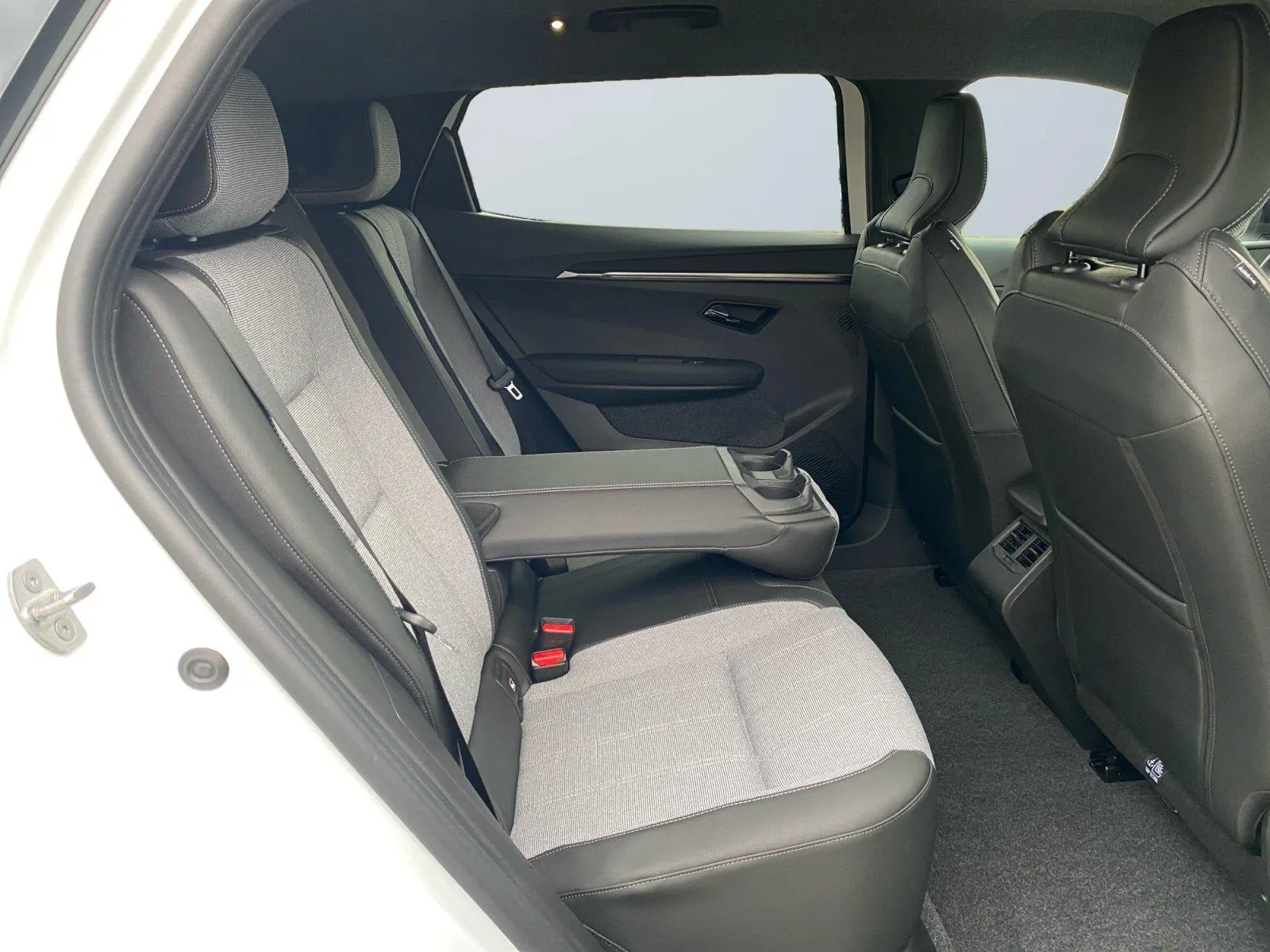 Mitsubishi Eclipse Cross · Top EV · Bild 10