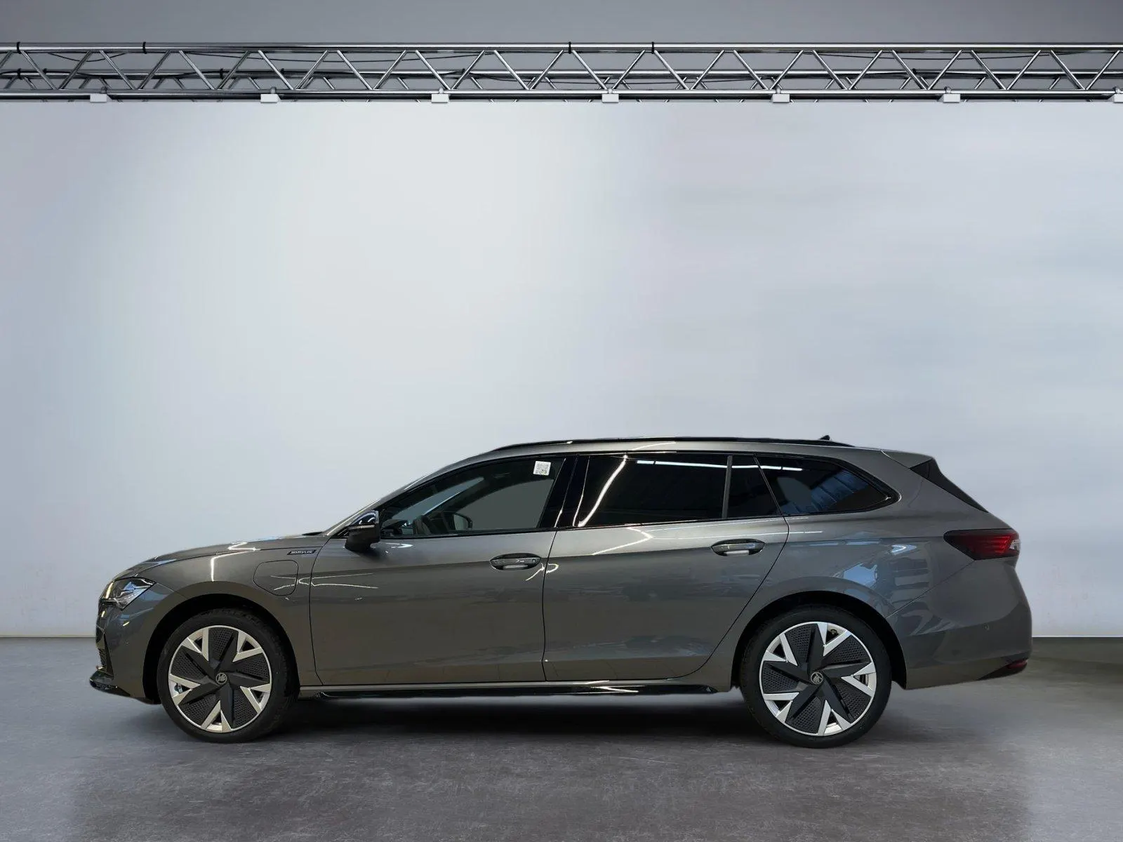 Skoda Superb · Sportline · Bild 2