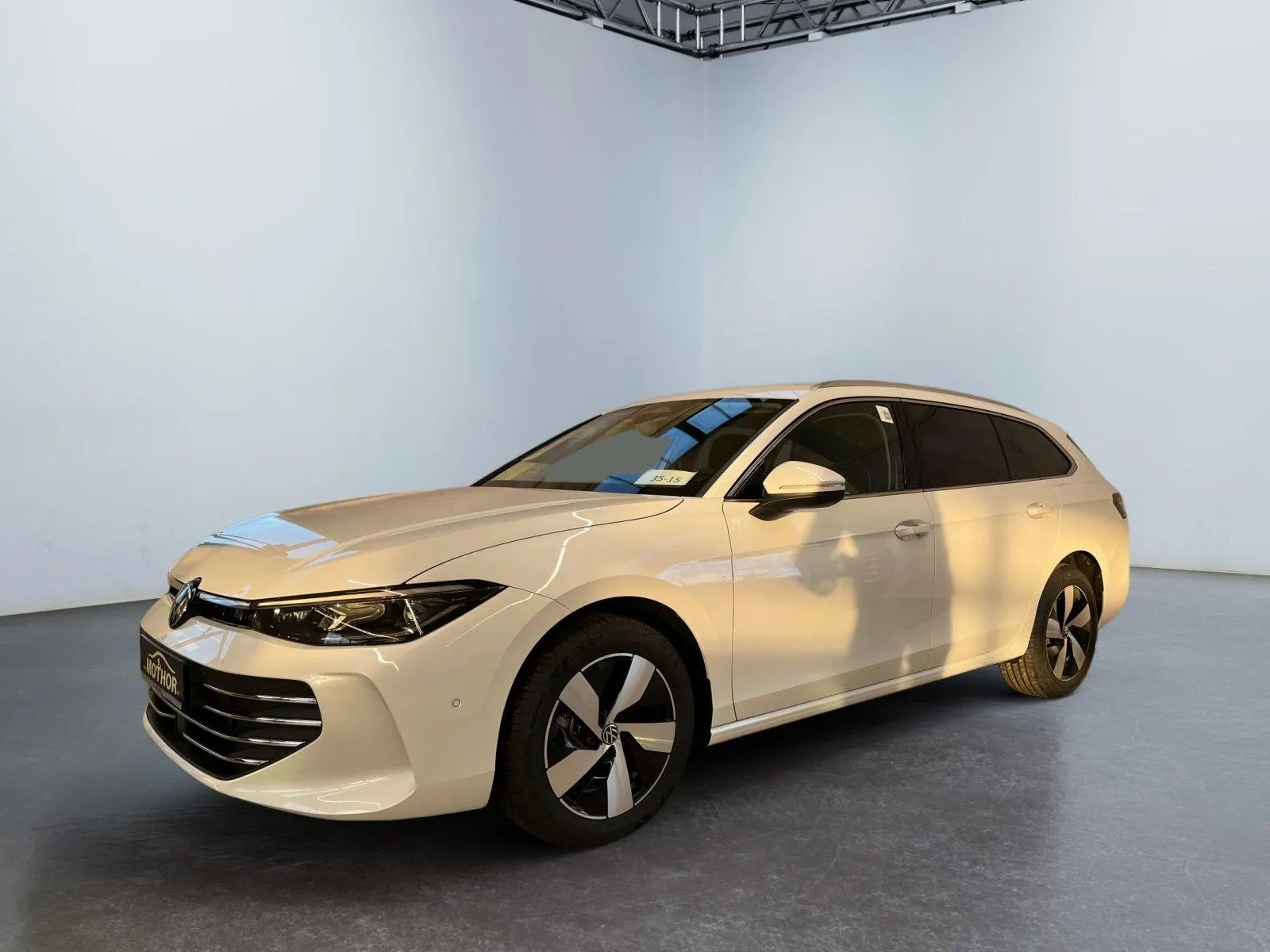 VW Passat Variant · Business