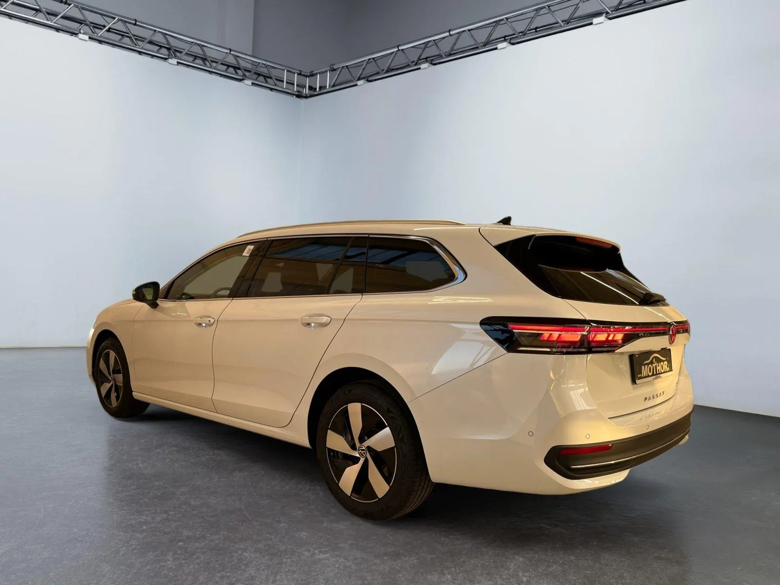 VW Passat Variant · Business