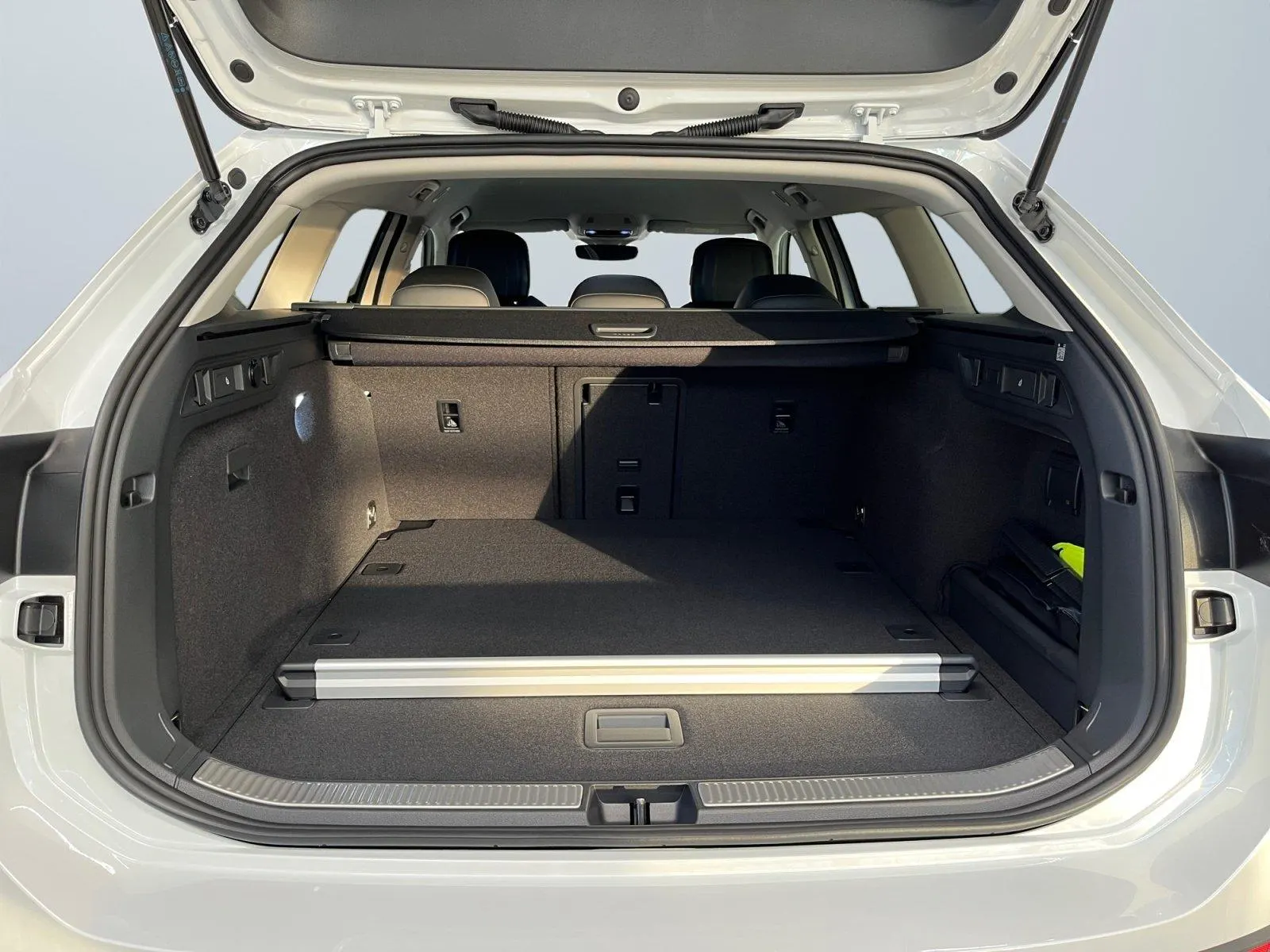 VW Passat Variant · Business · Bild 13