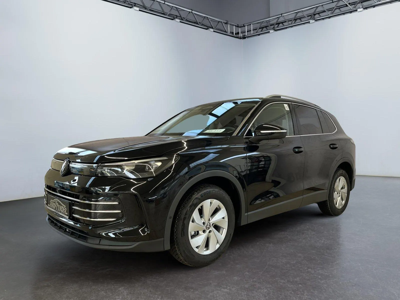 VW Tiguan · Elegance