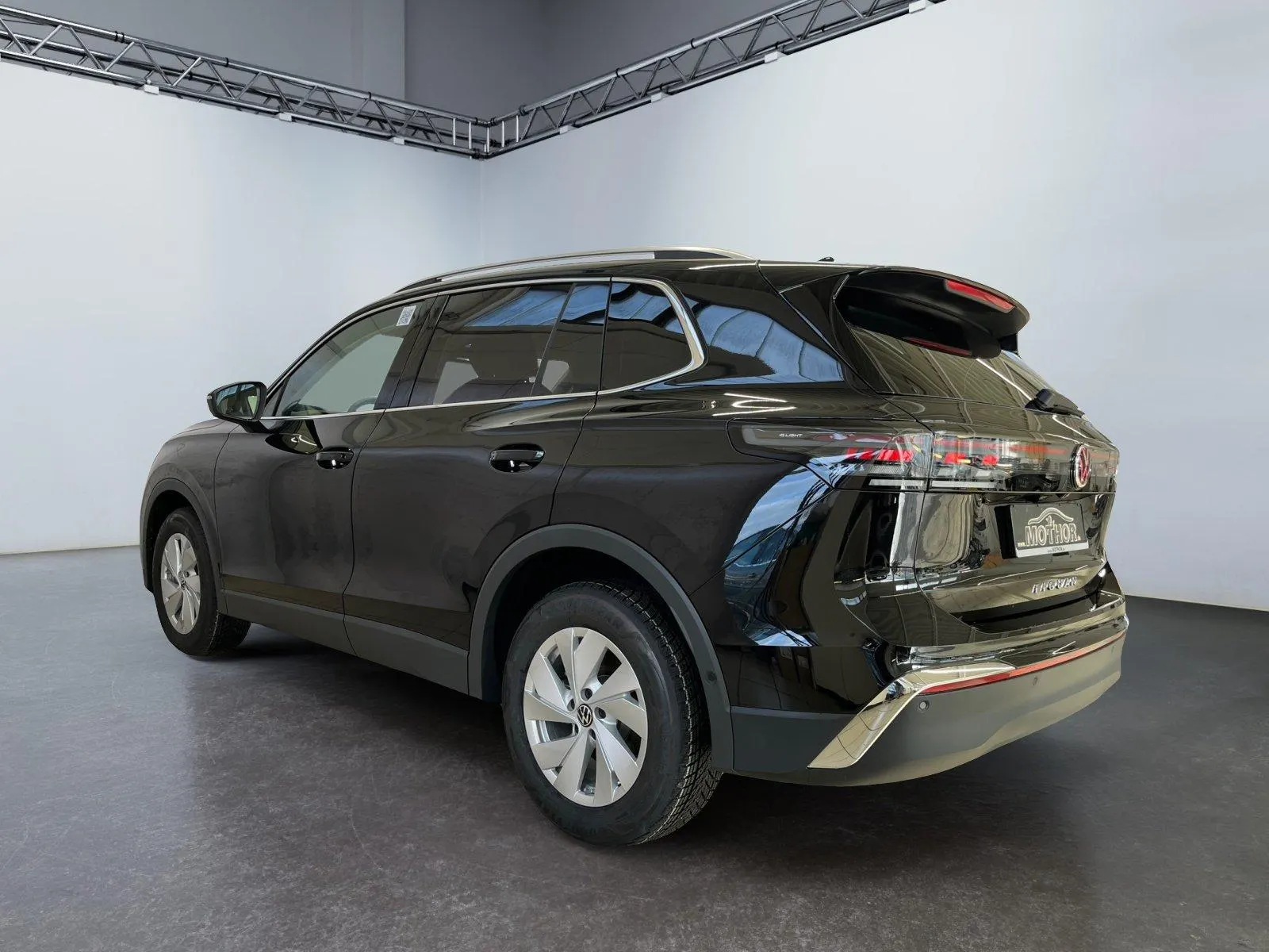 VW Tiguan · Elegance