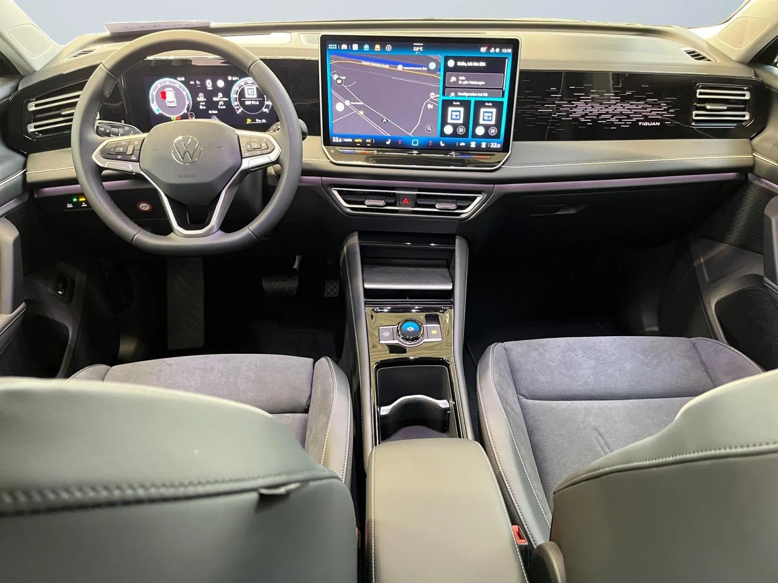 VW Tiguan · Elegance